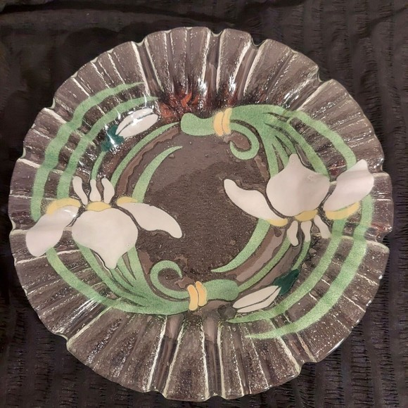 Sydenstricker Signed Fused Glass Plate White Lily Iris Ruffled Edge 11 3/4 Inch - Picture 1 of 14